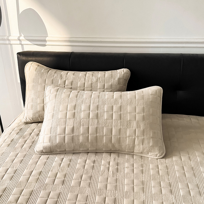 91家纺网 家纺一手货源 找家纺 3C 2025新款全棉水洗棉刺绣夹棉床笠 漫生活 卡其