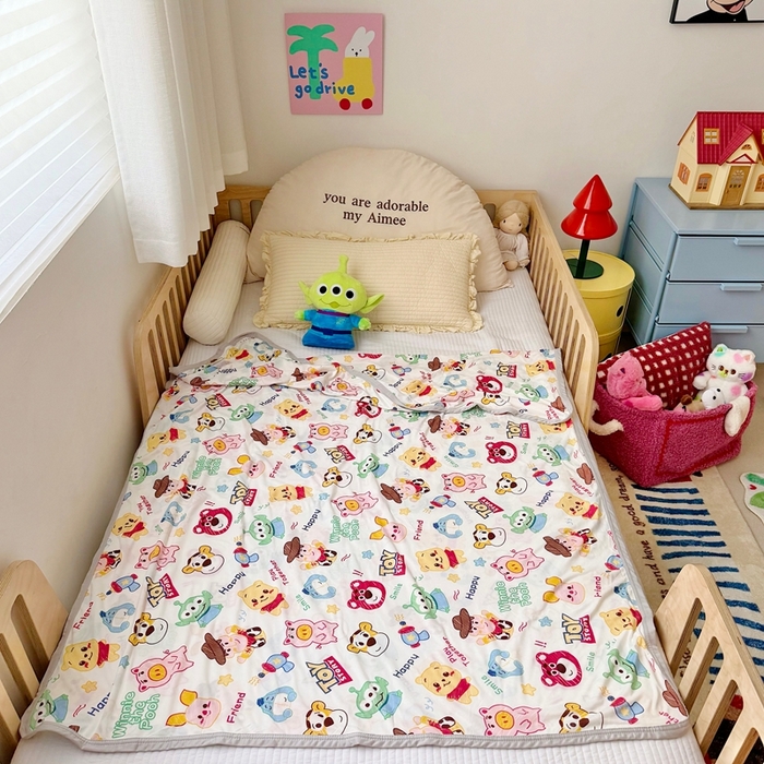 91家纺网 家纺一手货源 找家纺 星期八 2025新款婴儿裸睡级冰丝毯迪斯尼凉感毯 总动员