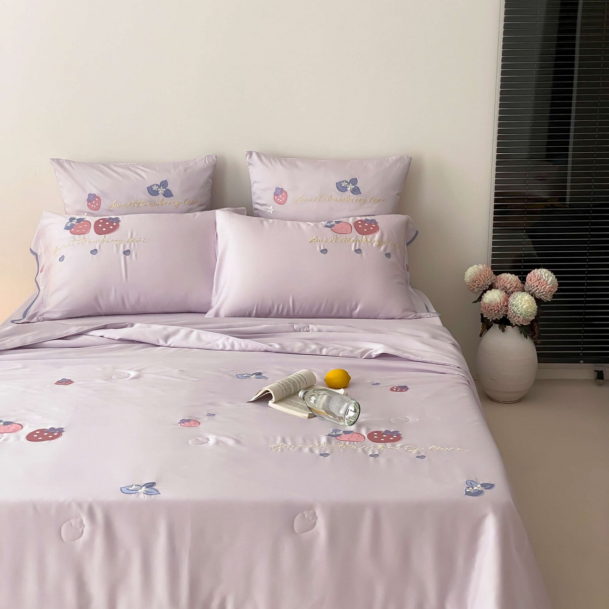 91家纺网 家纺一手货源 找家纺 （总）曼布缇 2025新款A类100S兰精天丝夏被款-草莓物语