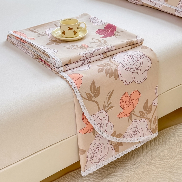 91家纺网 家纺一手货源 找家纺 宜家坊 2025新款春夏原棉鱼骨棉老粗布花边印花床单软凉席三件套 玫瑰