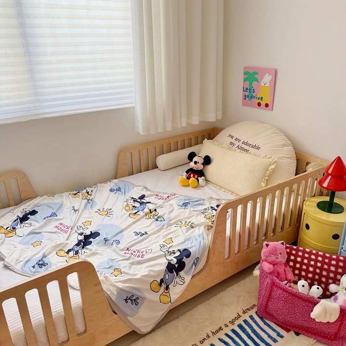 91家纺网 家纺一手货源 找家纺 星期八 2025新款婴儿裸睡级冰丝毯迪斯尼凉感毯 米奇