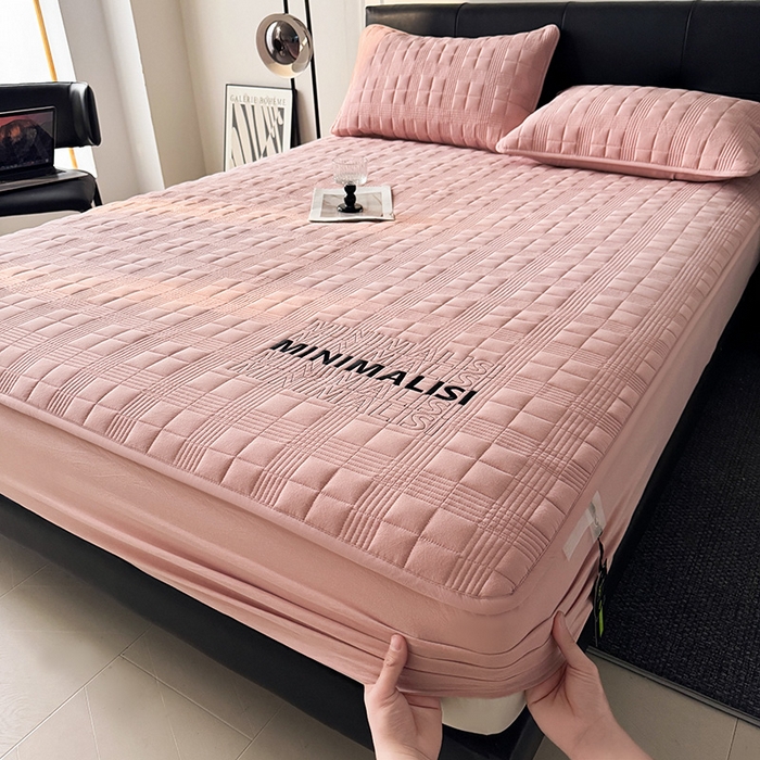 91家纺网 家纺一手货源 找家纺 3C 2025新款全棉水洗棉刺绣夹棉床笠 漫生活 豆沙粉