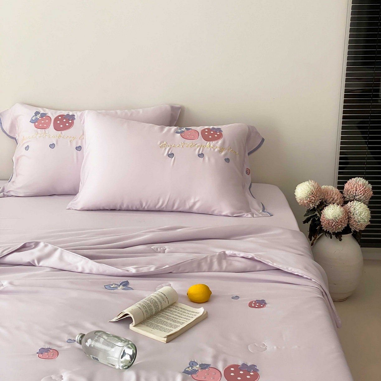 91家纺网 家纺一手货源 找家纺 （总）曼布缇 2025新款A类100S兰精天丝夏被款-草莓物语