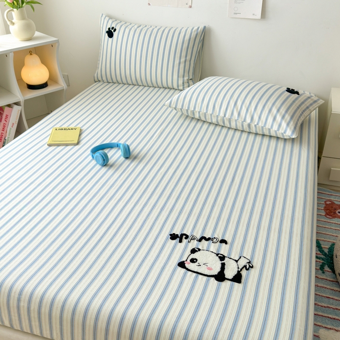 91家纺网 家纺一手货源 找家纺 如意朵 2025全棉老粗布刺绣床笠系列 小熊喵