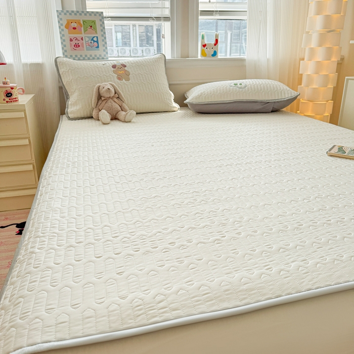 91家纺网 家纺一手货源 找家纺 慕尚家纺 2025刺绣款乳胶凉席水洗棉夏被三件套四件套 小贝贝