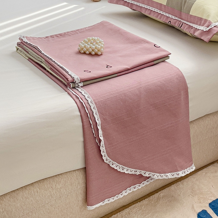 91家纺网 家纺一手货源 找家纺 宜家坊 2025新款春夏原棉鱼骨棉老粗布花边印花床单软凉席三件套 宜家-粉