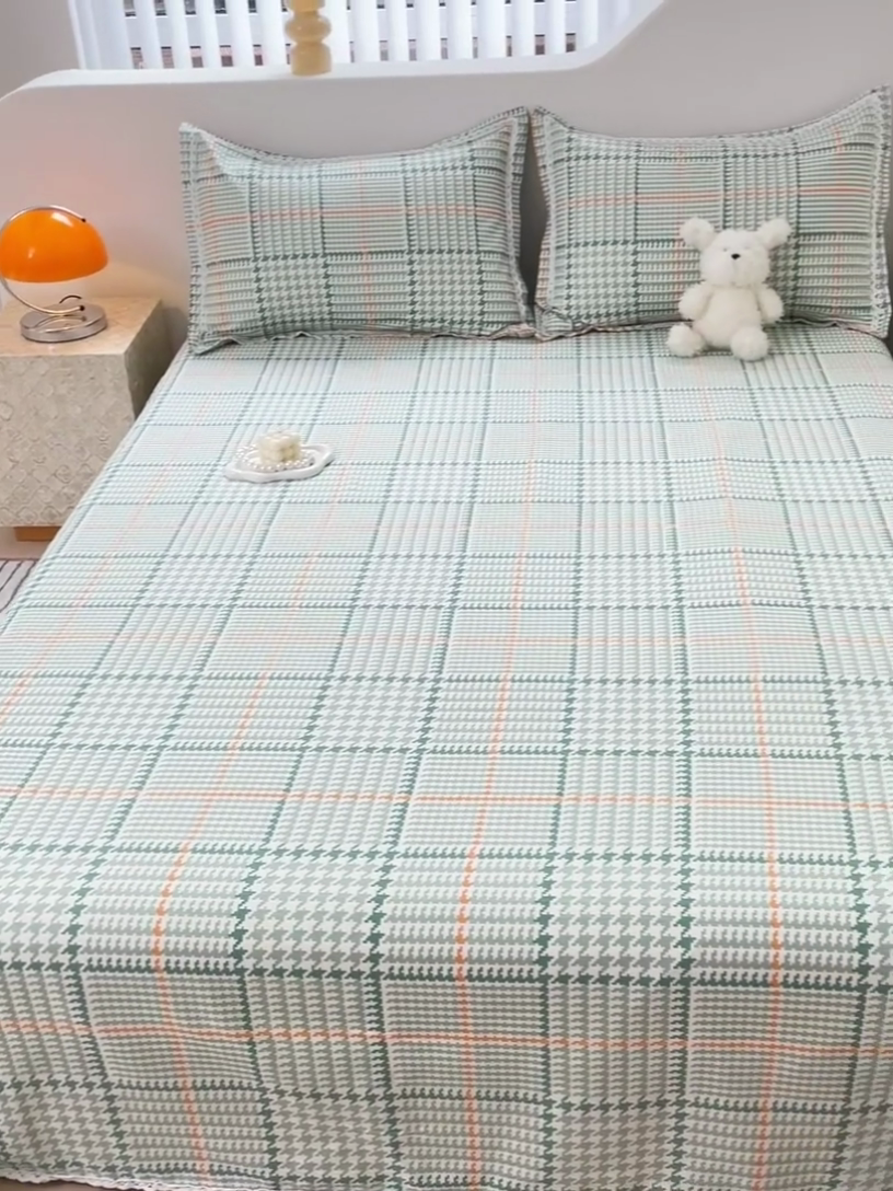 91家纺网 家纺一手货源 找家纺 宜家坊 2025新款春夏原棉鱼骨棉老粗布花边印花床单软凉席三件套 千鸟格