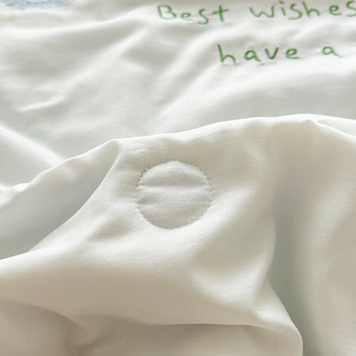 91家纺网 家纺一手货源 找家纺 慕尚家纺 2025刺绣款乳胶凉席水洗棉夏被三件套四件套 小贝贝