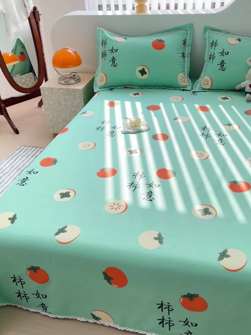 91家纺网 家纺一手货源 找家纺 宜家坊 2025新款春夏原棉鱼骨棉老粗布花边印花床单软凉席三件套 柿柿如意-绿