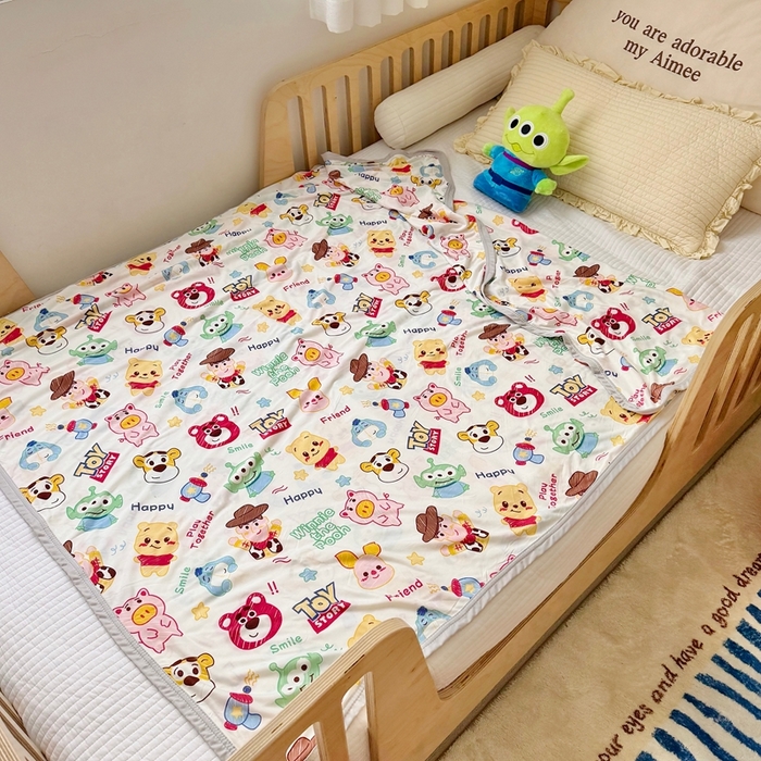 91家纺网 家纺一手货源 找家纺 星期八 2025新款婴儿裸睡级冰丝毯迪斯尼凉感毯 总动员