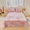 91家纺网 家纺一手货源 找家纺 宜家坊 2025新款春夏原棉鱼骨棉老粗布花边印花床单软凉席三件套 心动-粉