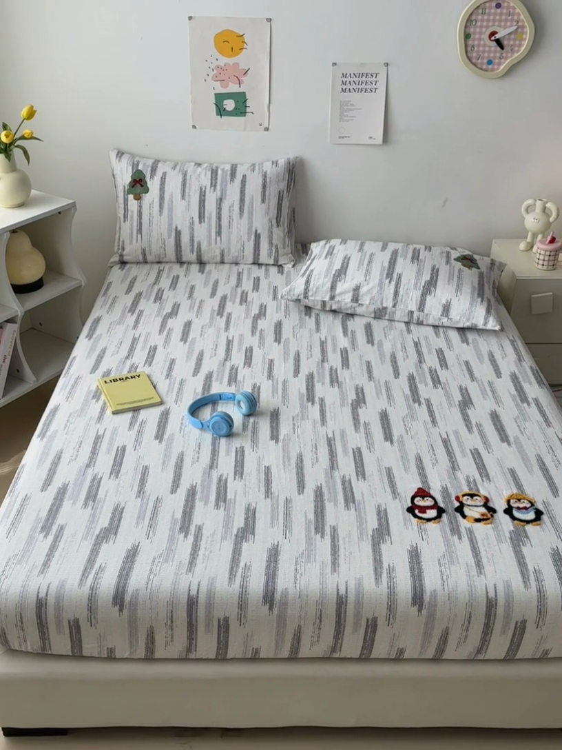 91家纺网 家纺一手货源 找家纺 如意朵 2025全棉老粗布刺绣床笠系列 小企鹅