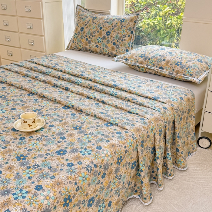 91家纺网 家纺一手货源 找家纺 宜家坊 2025新款春夏原棉鱼骨棉老粗布花边印花床单软凉席三件套 陌上花吟