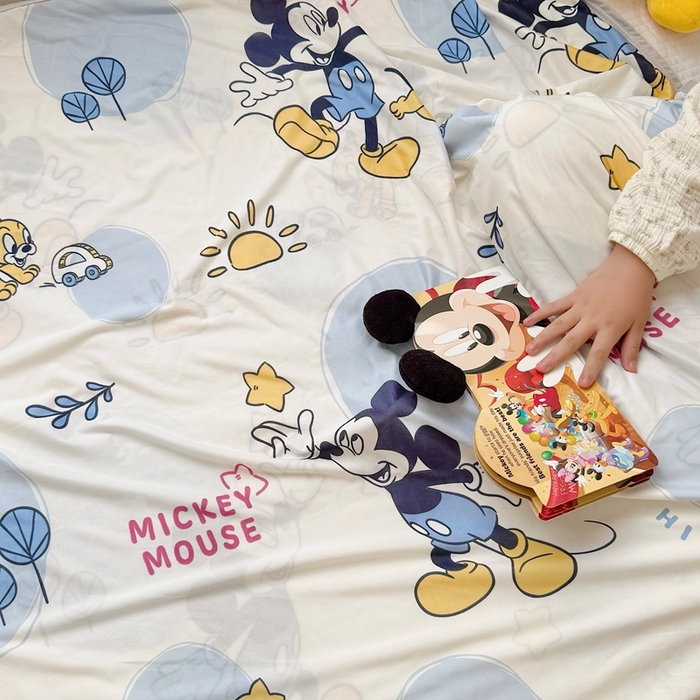 91家纺网 家纺一手货源 找家纺 星期八 2025新款婴儿裸睡级冰丝毯迪斯尼凉感毯 米奇