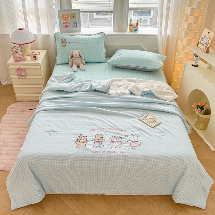 91家纺网 家纺一手货源 找家纺 慕尚家纺 2025刺绣款乳胶凉席水洗棉夏被三件套四件套 安妮兔