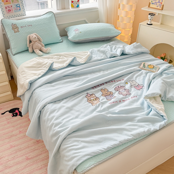 91家纺网 家纺一手货源 找家纺 慕尚家纺 2025刺绣款乳胶凉席水洗棉夏被三件套四件套 安妮兔