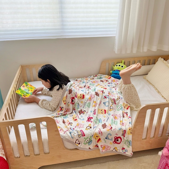 91家纺网 家纺一手货源 找家纺 星期八 2025新款婴儿裸睡级冰丝毯迪斯尼凉感毯 总动员
