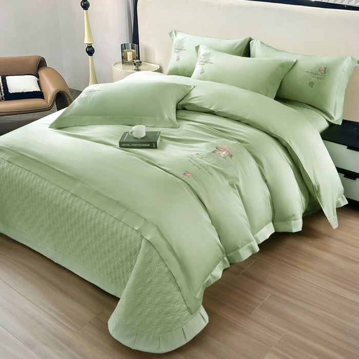 91家纺网 家纺一手货源 找家纺 OL家纺 2025新款100支天丝棉居家轻奢床盖夹棉防滑四件套 春山绿