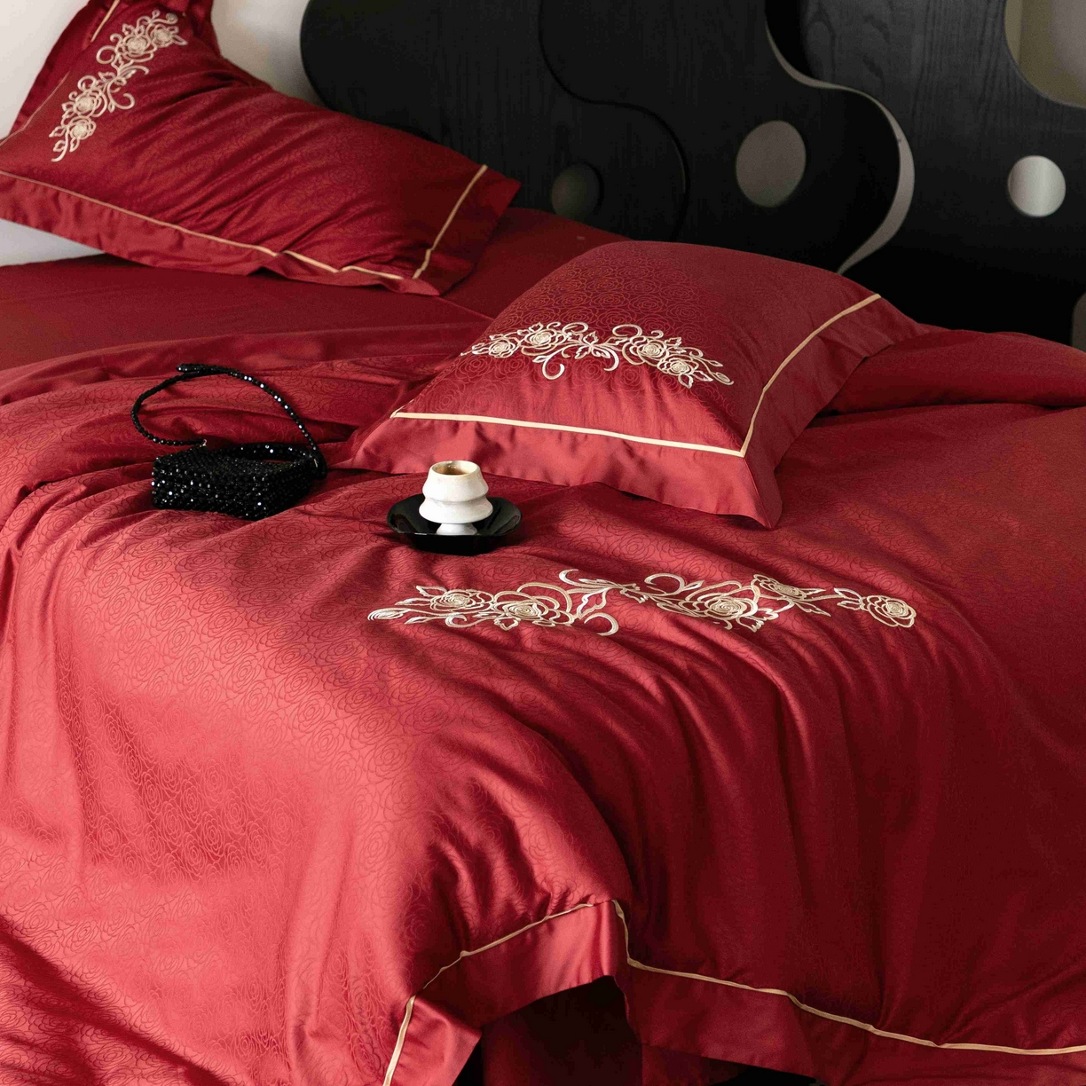 91家纺网 家纺一手货源 找家纺 涞澳家纺 2025新款婚庆款四件套 永恒爱恋