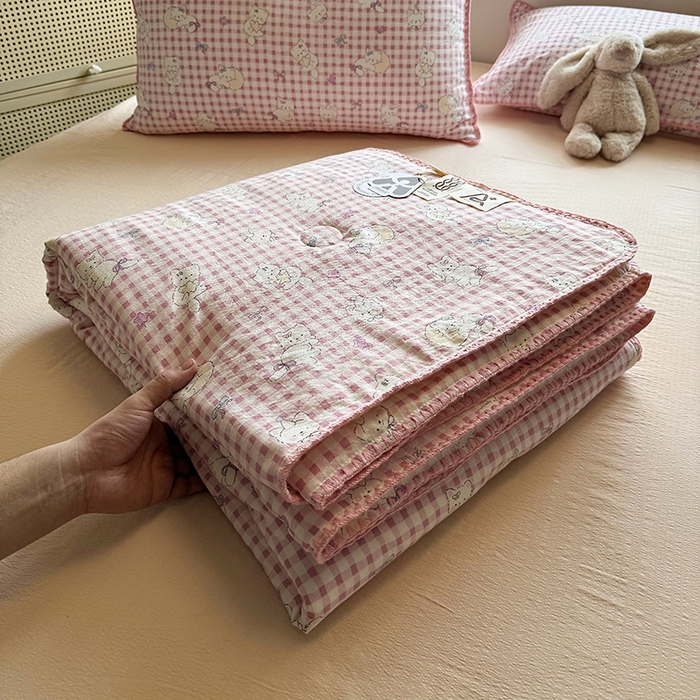 91家纺网 家纺一手货源 找家纺 星巴k家纺 2025新款春夏云感双层纱A类母婴级三角针夏被贝壳边夏凉被贝壳绣【可提供买家秀】 贝壳绣-猫咪晚宴