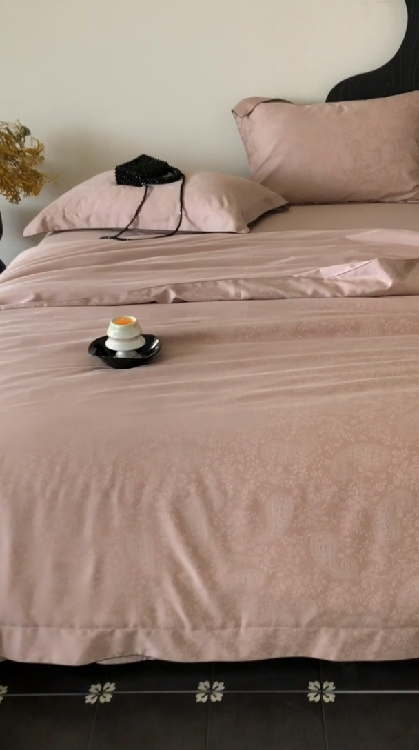 91家纺网 家纺一手货源 找家纺 涞澳家纺 2025新款60支天丝棉提花四件套 海瑟薇-山砚色