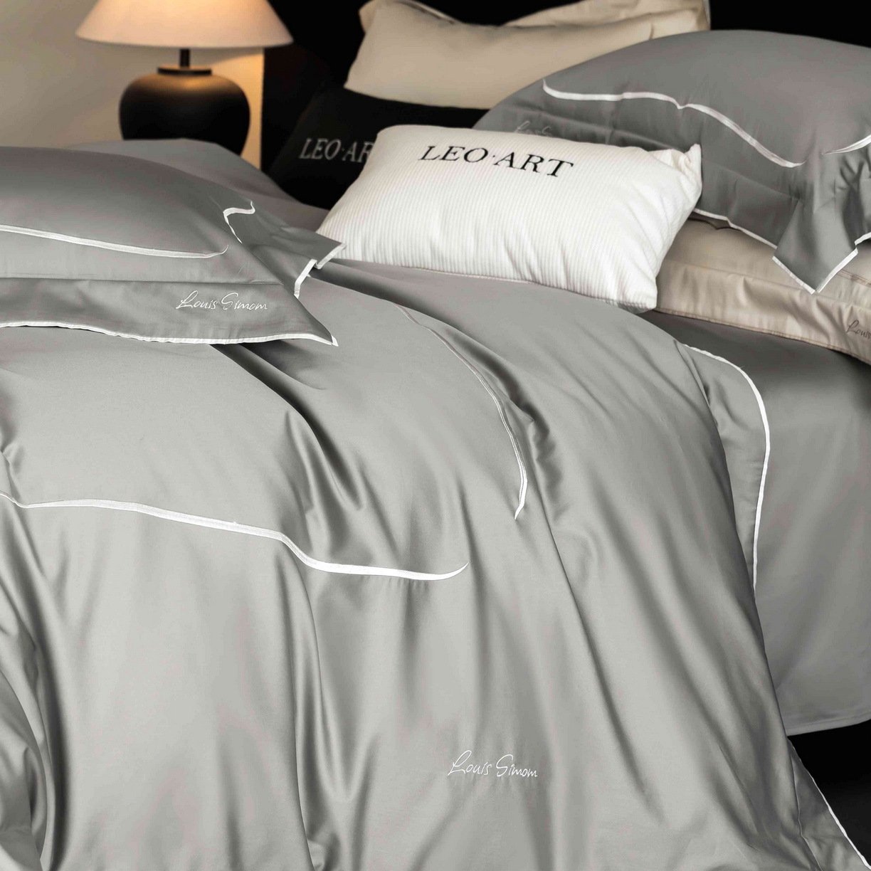 91家纺网 家纺一手货源 找家纺 涞澳家纺 2025新款80S全棉贡缎小蛮腰四件套-浅依 浅依-烟灰