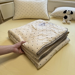 91家纺网 家纺一手货源 找家纺 （总）星巴k家纺 2025新款春夏云感双层纱A类母婴级三角针夏被贝壳边夏凉被贝壳绣【可提供买家秀】,贝壳绣-爱如星辰,贝壳绣-爱心KT,贝壳绣-波点（灰）,贝壳绣-草莓甜心,贝壳绣-风铃小熊,贝壳绣-格子米奇,贝壳绣-狗狗日记,贝壳绣-海像森林,贝壳绣-蝴蝶结蓝,贝壳绣-蜡笔画,贝壳绣-猫咪恋人,贝壳绣-猫咪晚宴,贝壳绣-玫瑰哒,贝壳绣-葡萄微甜,贝壳绣-森田小兔,贝壳绣-兔子欢喜,贝壳绣-维尼伙伴,贝壳绣-小猫时光,贝壳绣-小玫瑰,贝壳绣-小妹冰淇淋,贝壳绣-樱桃小熊,贝壳绣-奶罐布丁,贝壳绣-粉色kt猫