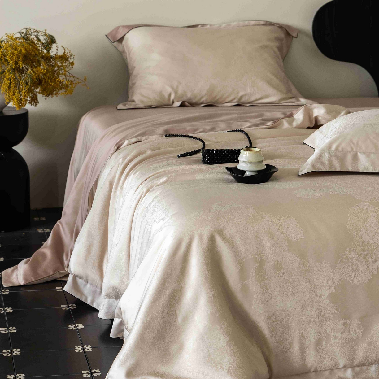 91家纺网 家纺一手货源 找家纺 涞澳家纺 2025新款60支天丝棉提花四件套 花砚-香槟