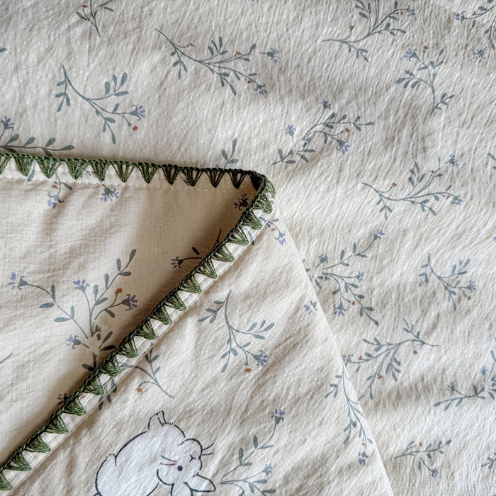 91家纺网 家纺一手货源 找家纺 星巴k家纺 2025新款春夏云感双层纱A类母婴级三角针夏被贝壳边夏凉被贝壳绣【可提供买家秀】 贝壳绣-森田小兔