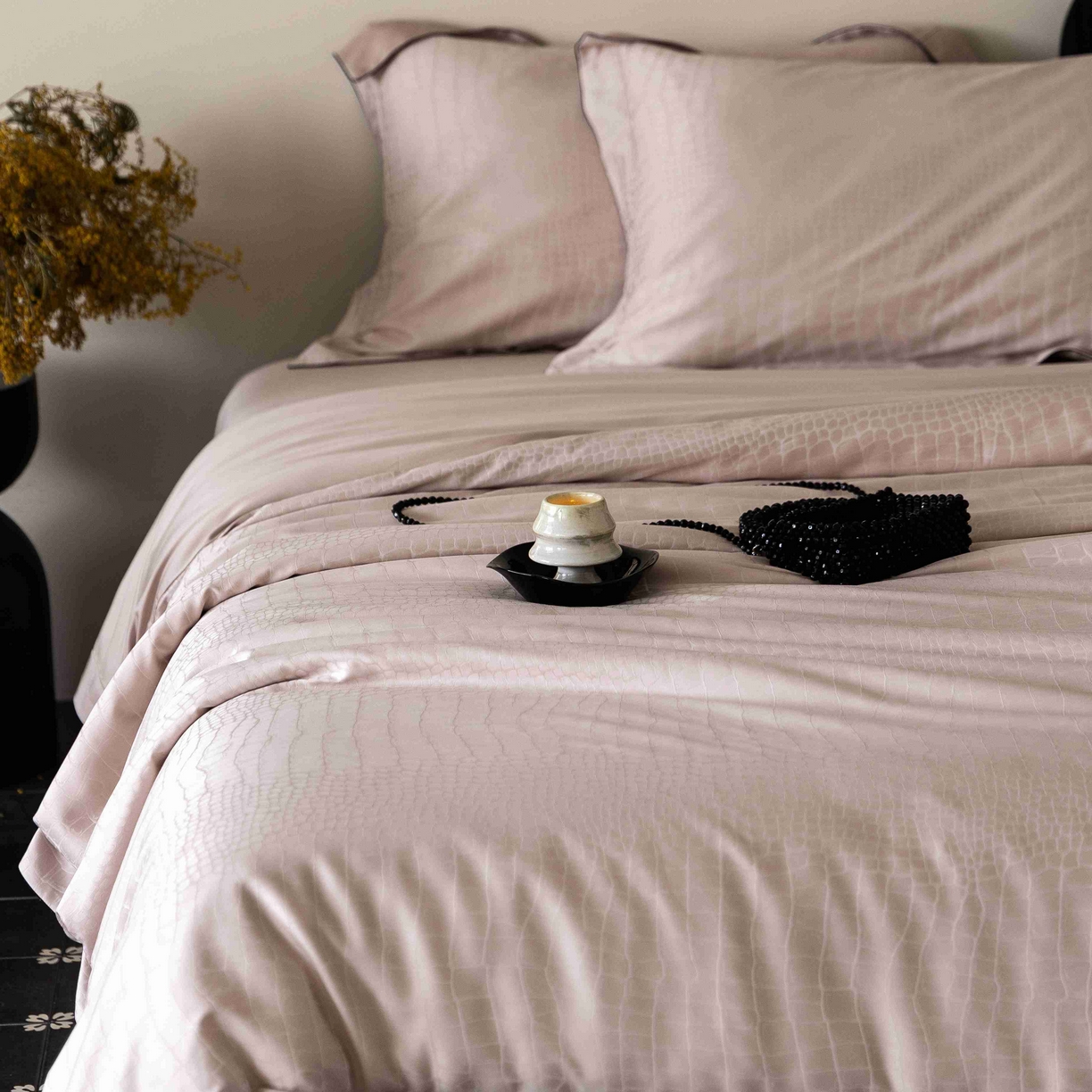 91家纺网 家纺一手货源 找家纺 涞澳家纺 2025新款60支天丝棉提花四件套 波曼-粉