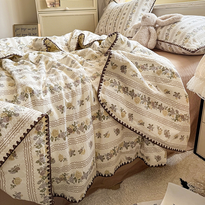 91家纺网 家纺一手货源 找家纺 星巴k家纺 2025新款春夏云感双层纱A类母婴级三角针夏被贝壳边夏凉被贝壳绣【可提供买家秀】 贝壳绣-玫瑰哒