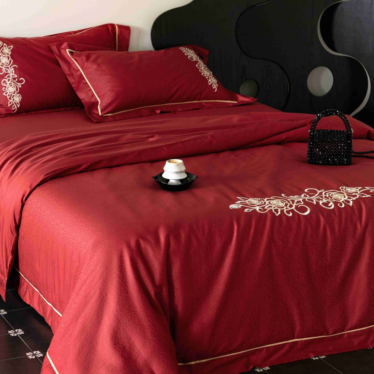 91家纺网 家纺一手货源 找家纺 涞澳家纺 2025新款婚庆款四件套 永恒爱恋