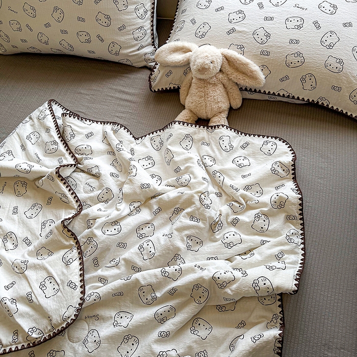 91家纺网 家纺一手货源 找家纺 星巴k家纺 2025新款春夏云感双层纱A类母婴级三角针夏被贝壳边夏凉被贝壳绣【可提供买家秀】 贝壳绣-猫咪恋人