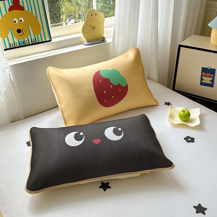 91家纺网 家纺一手货源 找家纺 一霖家纺 2025新款大版300D冰藤席席子凉席三件套 草莓小猫