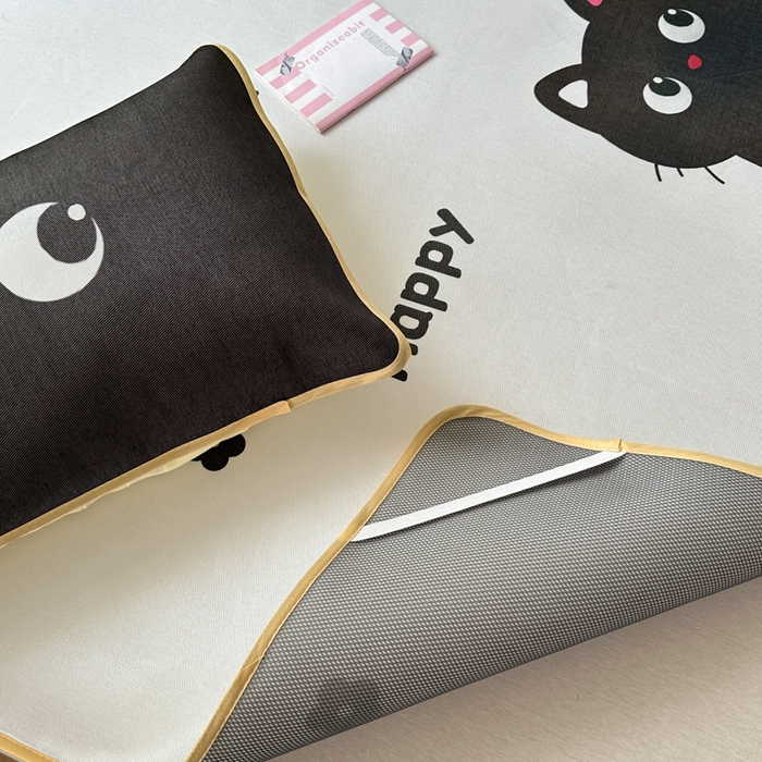 91家纺网 家纺一手货源 找家纺 一霖家纺 2025新款大版300D冰藤席席子凉席三件套 草莓小猫