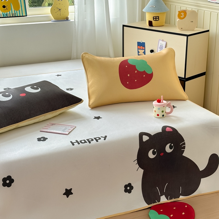 91家纺网 家纺一手货源 找家纺 一霖家纺 2025新款大版300D冰藤席席子凉席三件套 草莓小猫