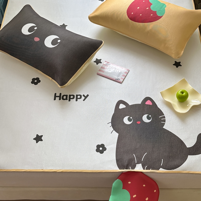 91家纺网 家纺一手货源 找家纺 一霖家纺 2025新款大版300D冰藤席席子凉席三件套 草莓小猫