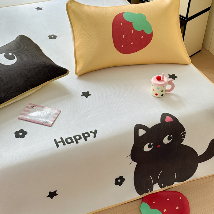 91家纺网 家纺一手货源 找家纺 一霖家纺 2025新款大版300D冰藤席席子凉席三件套 草莓小猫