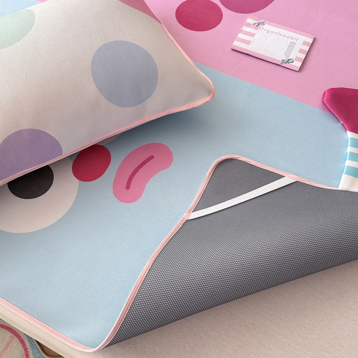 91家纺网 家纺一手货源 找家纺 一霖家纺 2025新款大版300D冰藤席席子凉席三件套 搞怪笑脸