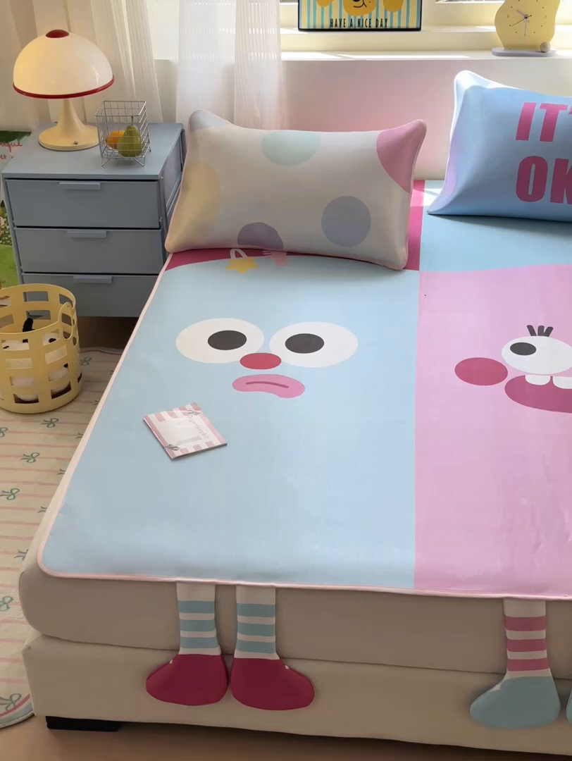 91家纺网 家纺一手货源 找家纺 一霖家纺 2025新款大版300D冰藤席席子凉席三件套 搞怪笑脸