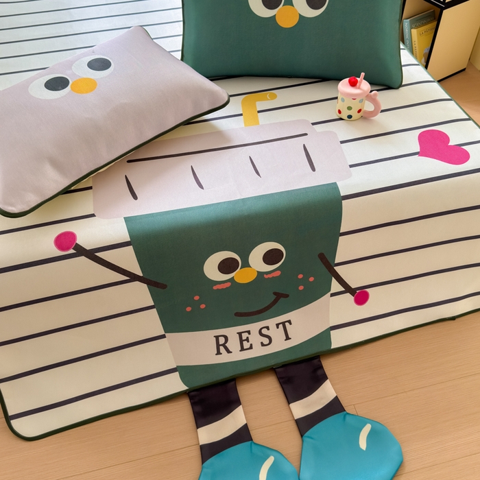 91家纺网 家纺一手货源 找家纺 一霖家纺 2025新款大版300D冰藤席席子凉席三件套 可口可乐