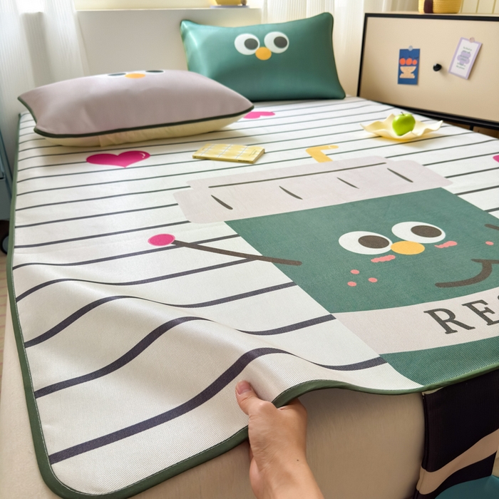 91家纺网 家纺一手货源 找家纺 一霖家纺 2025新款大版300D冰藤席席子凉席三件套 可口可乐