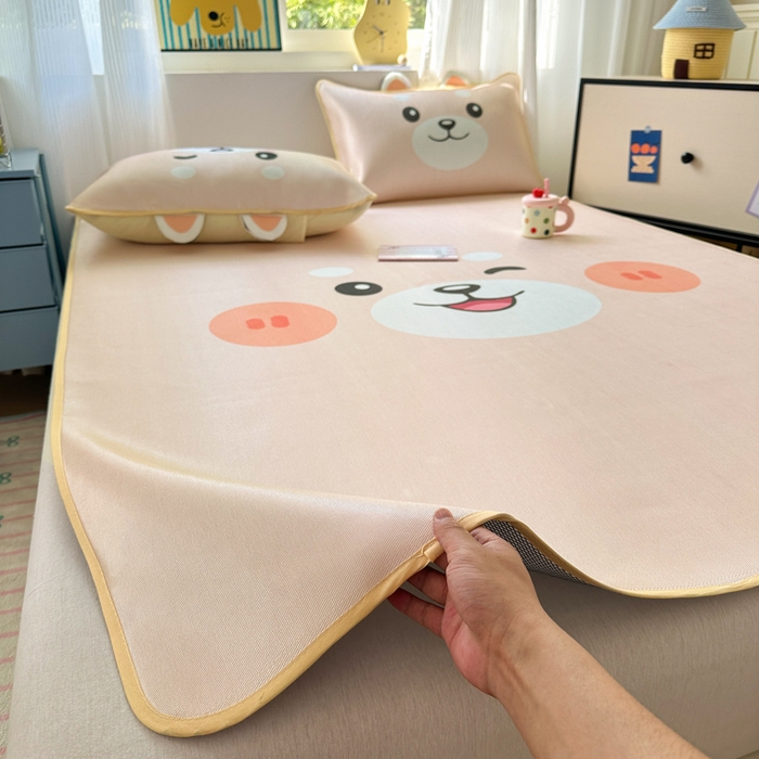 91家纺网 家纺一手货源 找家纺 一霖家纺 2025新款大版300D冰藤席席子凉席三件套 小浣熊