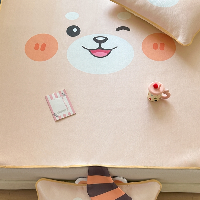 91家纺网 家纺一手货源 找家纺 一霖家纺 2025新款大版300D冰藤席席子凉席三件套 小浣熊