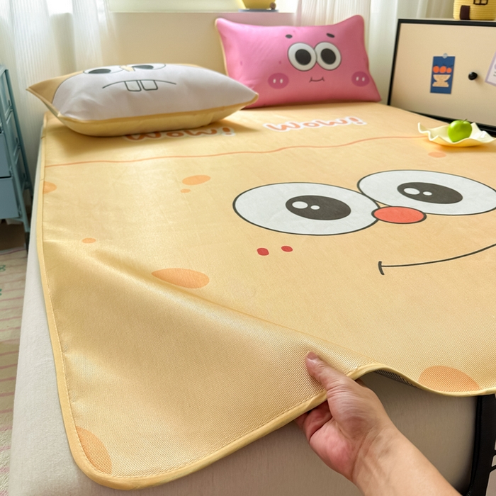 91家纺网 家纺一手货源 找家纺 一霖家纺 2025新款大版300D冰藤席席子凉席三件套 笑脸海宝