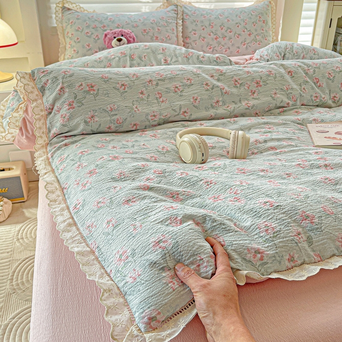 91家纺网 家纺一手货源 找家纺 金梦拉家纺 2025新款提花纱布皱皱纱四件套（全棉镂空花边款） 镂空花边-花开半夏