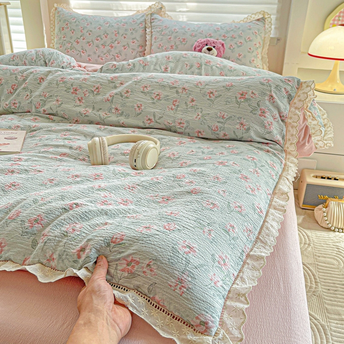 91家纺网 家纺一手货源 找家纺 金梦拉家纺 2025新款提花纱布皱皱纱四件套（全棉镂空花边款） 镂空花边-花开半夏