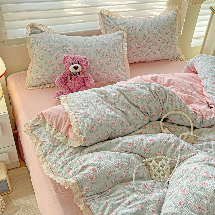 91家纺网 家纺一手货源 找家纺 金梦拉家纺 2025新款提花纱布皱皱纱四件套（全棉镂空花边款） 镂空花边-花开半夏