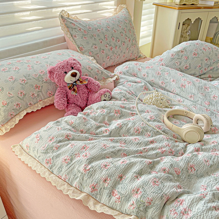 91家纺网 家纺一手货源 找家纺 金梦拉家纺 2025新款提花纱布皱皱纱四件套（全棉镂空花边款） 镂空花边-花开半夏