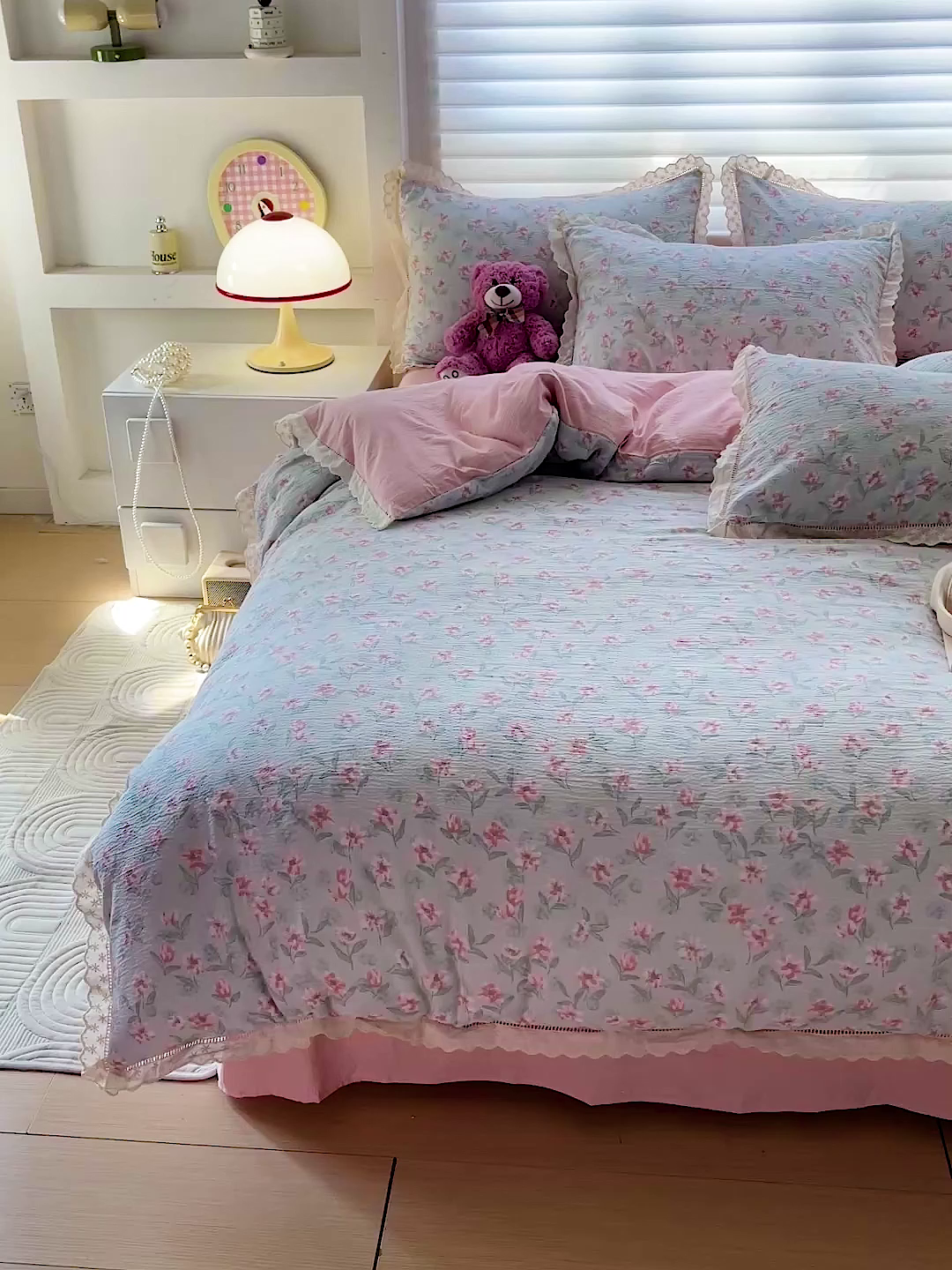 91家纺网 家纺一手货源 找家纺 金梦拉家纺 2025新款提花纱布皱皱纱四件套（全棉镂空花边款） 镂空花边-花开半夏